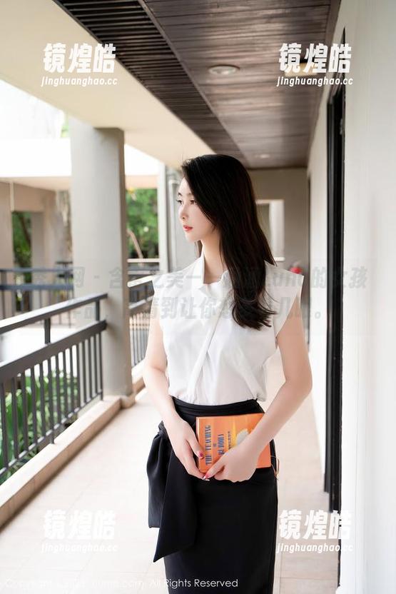 秀人网 - 含蓄之美——涵涵Luna的女孩作品，高清到让你想多看几眼。