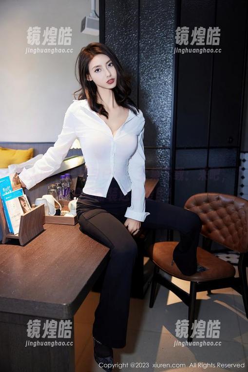 秀人网 - 短裙与白沫，全集下载：来吧，把美丽装进口袋里！