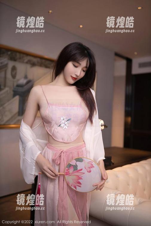 秀人网 - 程程程的女仆写真：每张照片都是一枚告白信！
