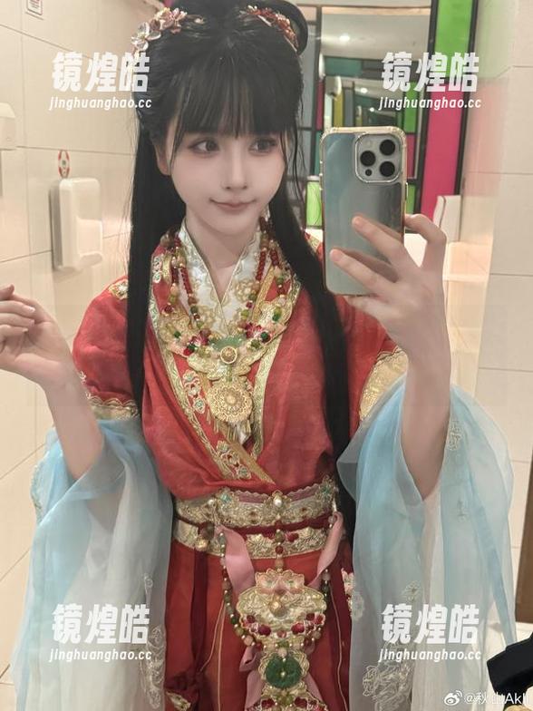 惊喜在线：秋山AkI双马尾的资源，让每一天都充满阳光。