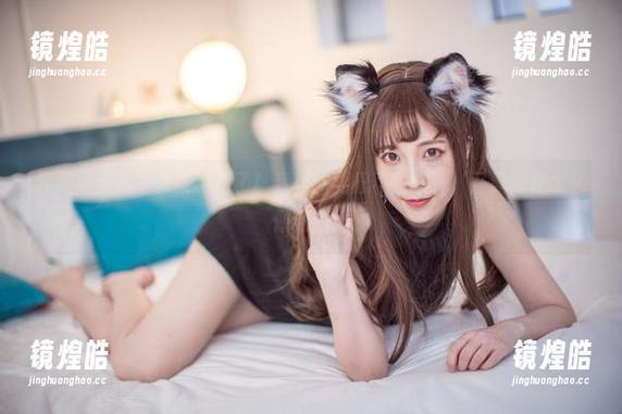 翎柒菜菜的写真集更新了！我真的要忍不住想，‘吾妻’是怎么做到的！