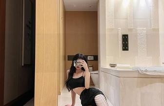 微密圈 - 葛征的作品：大红皮衣飒到没朋友，免费送你眼球！哈哈！