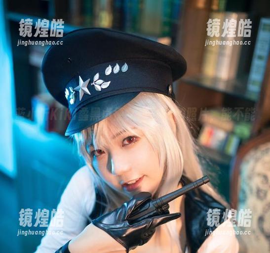 蓝小沂KiKi蟊黑贞德女仆COS的照片，能不能再给点想象空间？