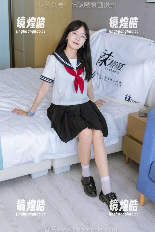 袜啵啵-稚予 袜啵啵 - 跟稚予一起在图库里找乐子:白色过膝厚白丝花絮