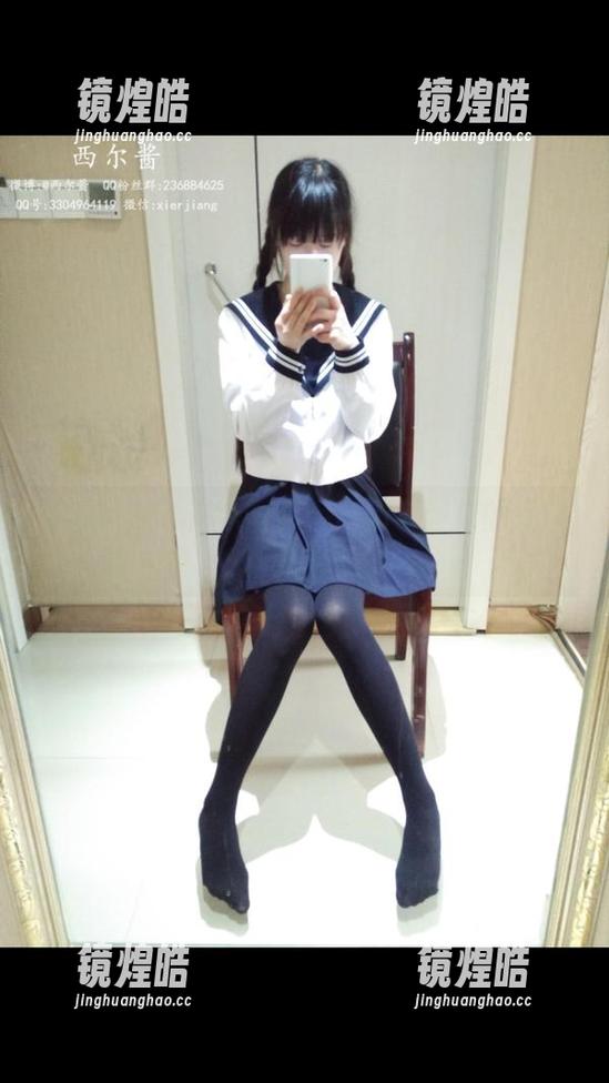 西尔酱黑死库水写真：高清与调皮的完美结合