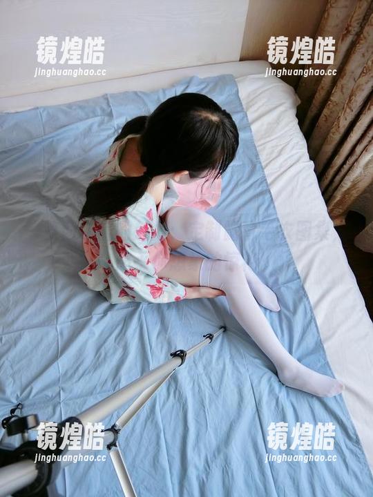 西尔酱 一览西尔酱的魅力:定制露背毛衣图集,超乎你想象的惊艳