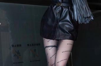 语画界 - 从不羁到纯白：林星阑的写真有种无形的吸引力！