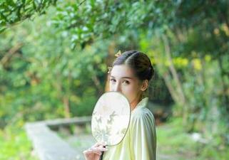 轰趴猫 - 图包更新：孙梦瑶V白衬衫新形象，果然是个大胆的尝试？
