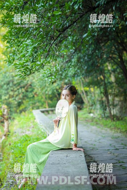 轰趴猫-孙梦瑶V 轰趴猫 - 图包更新:孙梦瑶V白衬衫新形象,果然是个大胆的尝试?