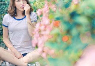青豆客 - 看看梁莹Sugar白裙的原图，照片里那种不经意的优雅，真让人心动！