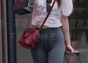 魔镜街拍 - 不带脑子只看曼曼裸足图集，下载也是种享受吧！